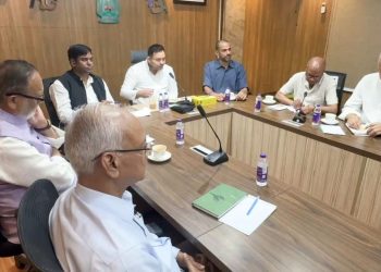 Bihar Chunav 2025 Mahagathbandhan meeting, Tejashwi Yadav with JMM RLJP leaders, Bihar election seat sharing formula, Hemant Soren in Bihar politics, Pashupati Paras joins Mahagathbandhan