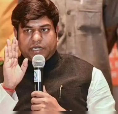 मुकेश सहनी का बयान, जीवेश मिश्रा ने यूट्यूबर की पिटाई कर लोकतंत्र पर हमला किया