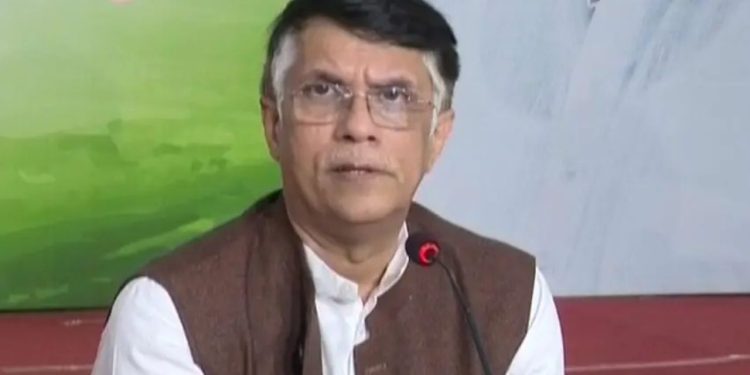 Pawan Khera voter list controversy Delhi कांग्रेस नेता पवन खेड़ा को निर्वाचन कार्यालय का नोटिस Electoral Roll multiple constituencies case Delhi election news Pawan Khera notice