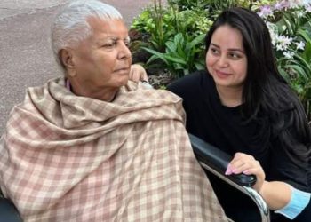 Rohini Acharya Latest Statement Bihar Election 2025 RJD News Tejashwi Yadav और RJD Family Dispute Lalu Yadav Daughter Rohini Acharya Controversy RJD Crisis in Bihar Politics