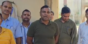 पटना से सारण पहुंची निगरानी विभाग की टीम में कनीय अभियंता को ₹50 हजार की घूस लेते रंगे हाथ दबोचा