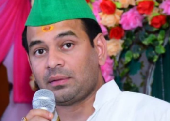 तेज प्रताप ने तेजस्वी से किया सवाल,  राजद के पोस्टर से लालू राबड़ी की फोटो क्यों हुआ गायब