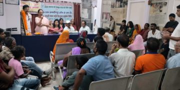 "पटना में नि:शुल्क बहरापन जांच शिविर", "स्व. लाडली शरण की पुण्यतिथि पर स्वास्थ्य शिविर", "पहल संस्था का आयोजन", "शिविर में मरीजों की ऑडियोमेट्री जांच", "स्व. डॉ. के. के. शरण की स्मृति में समाजसेवा"