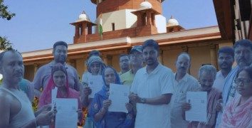 सु्प्रीम कोर्ट में Bihar SIR पर सुनवाई शुरु, वरिष्ठ वकील प्रशांत भूषण कोर्ट के सामने दे रहे हैं दलील