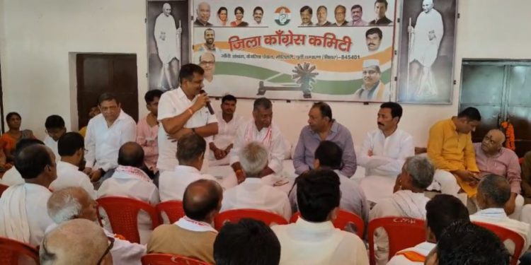 प्रियंका गांधी रैली, मोतिहारी गांधी मैदान, महागठबंधन बिहार, बिहार चुनाव 2025, प्रियंका गांधी वाड्रा, महागठबंधन की बैठक