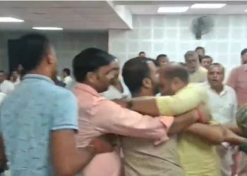 Aurangabad Bihar political debate, Sushil Kumar Singh vs Anand Shankar Singh, Bihar leaders clash news, JDU Ashok Kumar Singh intervention, Bihar politics 2025 updates