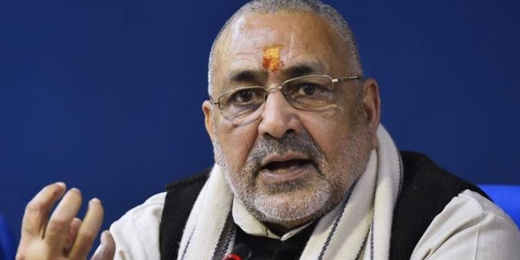 Giriraj Singh latest statement photo, Giriraj Singh attack on Tejashwi image, Rahul Gandhi विदेश यात्रा controversy pic, Bihar politics news 2025, NDA vs INDIA alliance update