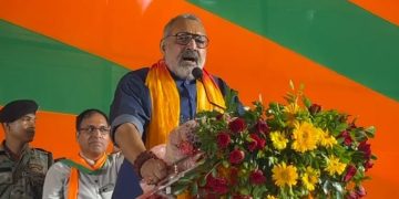 गिरिराज सिंह पटना में प्रेस कॉन्फ्रेंस राहुल गांधी पर गिरिराज सिंह का हमला लालू यादव शासनकाल पर गिरिराज सिंह का बयान बिहार में घुसपैठियों पर गिरिराज सिंह की चेतावनी सैम पित्रोदा और पाकिस्तान पर गिरिराज सिंह का बयान क्या आप चाहेंगे कि मैं इस खबर को गूगल डिस्कवर और गूगल ट्रेंड्स फ्रेंडली उपशीर्षकों के साथ भी री-स्ट्रक्चर कर दूँ ताकि इसकी विजिबिलिटी और बढ़ सके? Is this conversation helpful so far?