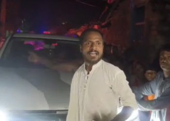 बिहार के मंत्री जीवेश मिश्रा पर यूट्यूबर की पिटाई का आरोप, दरभंगा में लोगों ने किया सड़क जाम