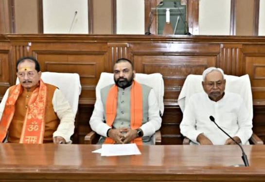 Bihar Cabinet Meeting 2025, Nitish Kumar Bihar decisions, Anganwadi sevika manadey hike, Bihar Vivah Mandap construction, Bihar Solar Street Light project, Bihar industrial expansion