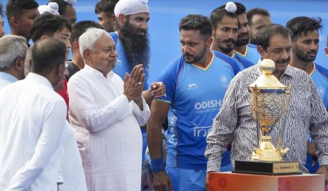 भारतीय हॉकी टीम एशिया कप 2025 विजेता नीतीश कुमार का खिलाड़ियों को सम्मान राजगीर एशिया कप हॉकी 2025 समारोह Bihar Sports University Rajgir Tournament Nitish Kumar Hockey Team Reward