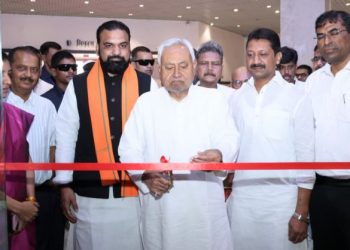 Nitish Kumar inaugurates Virtual Reality Theatre in Patna Bihar CM launches Astro Park and Science Projects Patna Planetarium Virtual Reality Show Bihar Bihar Technology Development News Virtual Reality Theatre Bihar Latest Updates