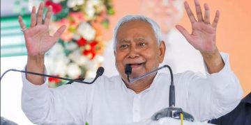 नीतीश कुमार आंगनबाड़ी सेविका घोषणा Bihar Anganwadi sevika sahayika salary hike news बिहार राजनीति में नीतीश कुमार का बड़ा ऐलान महिला वोट बैंक साधने की रणनीति बिहार