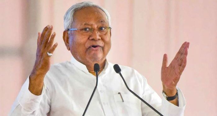 Bihar Shramik Vastra Sahayata Yojana Image Nitish Kumar Labour Welfare Scheme Bihar Bihar Labour Department 5000 Rupees Assistance Bihar Workers Welfare Program 2025