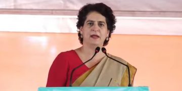 Priyanka Gandhi Bihar Rally Speech प्रियंका गांधी मोतिहारी जनसभा 2025 हर घर अधिकार यात्रा प्रियंका गांधी Bihar Politics Priyanka Gandhi Speech Priyanka Gandhi Attack on Modi Shah