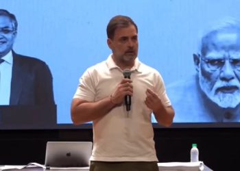 राहुल गांधी का चुनाव आयोग पर करारा वार.. चौकीदार जागता रहा, चोरी देखता रहा