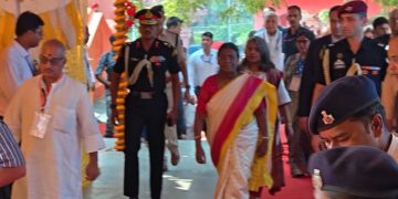 राष्ट्रपति द्रौपदी मुर्मू पिंडदान गया, Vishnupad Mandir Gaya Pitrapaksh, Rashtrapati Murmu Gaya Visit 2025, गया पितृपक्ष पिंडदान तस्वीर