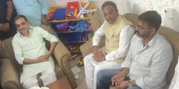 Pawan Singh with BJP leaders, Pawan Singh Kushwaha meeting, Bhojpuri star returns to BJP, NDA unity Bihar 2025, BJP strategy Bihar elections