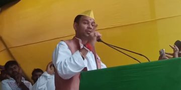 तेज प्रताप यादव का संजय यादव पर हमला RJD में आंतरिक कलह बिहार चुनाव 2025 बख्तियारपुर विधायक पर तंज कसते तेज प्रताप यादव चरवाहा विद्यालय मॉडल का वादा करते तेज प्रताप बिहार चुनाव से पहले आरजेडी में मतभेद