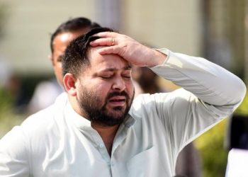 बिहार चुनाव 2025 RJD संकट, RJD MLA defectors news, तेजस्वी यादव और बागी विधायक, अनंत सिंह नीलं देवी JDU, Vibha Devi NDA मंच