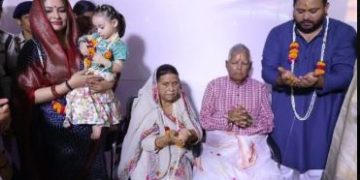Lalu Yadav Gaya Pinddaan, Tejashwi Yadav Vishnupad Mandir, Rabri Devi Gaya news, Lalu family temple visit, Bihar politics Gaya event