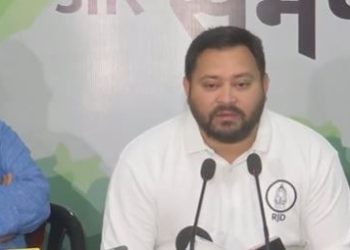 Tejashwi Yadav press statement on journalist attack बिहार मंत्री जीवेश मिश्रा विवाद दरभंगा पत्रकार हमला मामला Bihar politics Jungle Raj debate