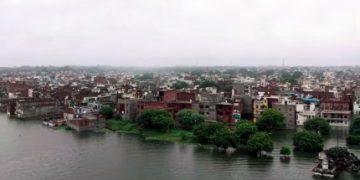 Bhagalpur News गंगा और कोशी नदी उफान पर, नवगछिया में तबाही