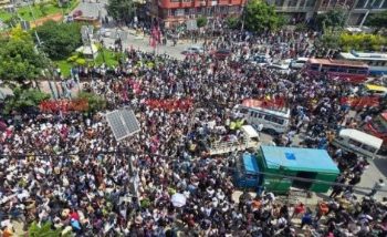 नेपाल की संसद में घुसे Gen-Z प्रदर्शनकारी, पुलिस फायरिंग में 10 की मौत