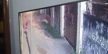 Bihar News सहरसा में बुजुर्ग महिला के गले से बदमाशों ने सोने की चैन छीनी, CCTV में कैद वारदात