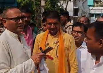 वाल्मीकिनगर विधानसभा सीट: जदयू उम्मीदवार धीरेंद्र प्रताप सिंह उर्फ रिंकू सिंह ने नामांकन दाखिल किया