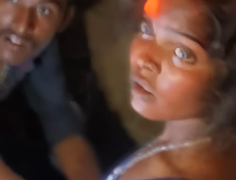 बिहार के बेतिया में एक प्रेमी जोड़े को ग्रामीणों ने पकड़कर जबरन, करा दी शादी