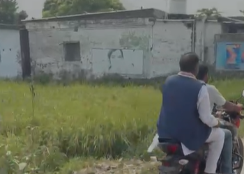 बिहार: कुढ़नी विधानसभा उपचुनाव के बीच BJP मंत्री केदार गुप्ता का वायरल वीडियो, विरोधियों की भीड़ से प्रचार स्थल से पीछे हटते दिखे