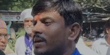 चैनपुर से बसपा प्रत्याशी धीरज सिंह ने हाथी पर चढ़कर किया नामांकन दाखिल