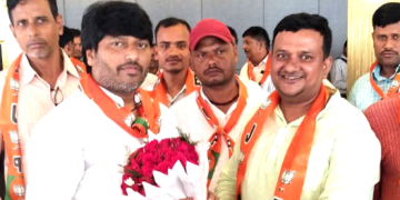 बिहार विधानसभा चुनाव 2025: महागठबंधन को बड़ा झटका, VIP के पूर्व राष्ट्रीय उपाध्यक्ष बद्री पूर्वे समेत कई नेता BJP में शामिल