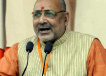  महागठबंधन में सीट बंटवारे पर गिरिराज सिंह ने साधा निशाना,  लालू यादव फ्रस्ट्रेशन में हैं