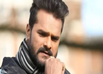 पवन सिंह के बाद खेसारी लाल यादव भी बैड टच में घिरे