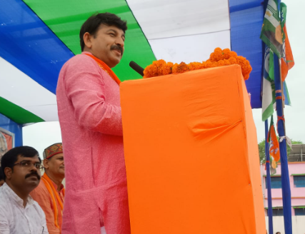 मनोज तिवारी ने बिक्रमगंज में जदयू प्रत्याशी महाबली सिंह के पक्ष में की चुनावी सभा