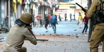 कश्मीर में बड़े पैमाने पर विरोध प्रदर्शन,  पाकिस्तानी सेना ने प्रदर्शनकारियों पर फायरिंग की