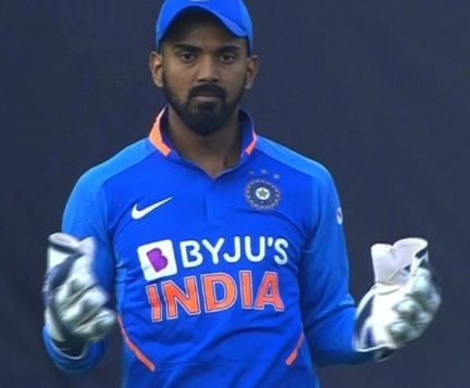 IND vs WI: केएल राहुल ने वेस्टइंडीज के खिलाफ जड़ा शानदार शतक