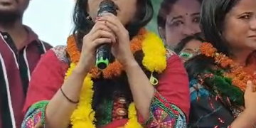 सीतामढ़ी के परिहार विधानसभा क्षेत्र में राजद नेत्री ऋतु जायसवाल की जनसभा में हाई वोल्टेज ड्रामा,  समर्थकों ने की नारेबाजी