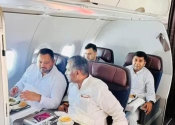 Tejashwi Yadav Akhilesh Singh flight photo, Bihar Mahagathbandhan seat sharing, Lalu Yadav Delhi meeting, Bihar Election 2025 political news, RJD Congress alliance Bihar