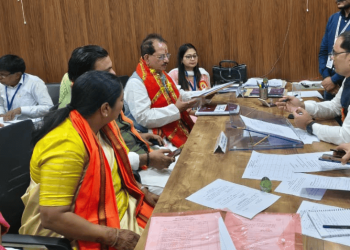 बिहार विधानसभा चुनाव 2025: लखीसराय से डिप्टी सीएम विजय सिन्हा ने दाखिल किया नामांकन