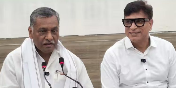 अखिलेश प्रसाद सिंह प्रेस कॉन्फ्रेंस, कांग्रेस नेता अकिलेश सिंह बात करते हुए, पटना कांग्रेस दफ्तर प्रेस वार्ता, Akhilesh Prasad Singh addressing press