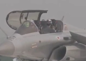 राष्ट्रपति द्रौपदी मुर्मु ने राफेल फाइटर जेट में भरी उड़ान: भारतीय वायुसेना के साथ नारी शक्ति का ऐतिहासिक क्षण