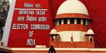Supreme Court Bihar voters case image, Election Commission Bihar report photo, Bihar SIR process news, Supreme Court bench hearing Bihar case, Deleted voters list Bihar illustration