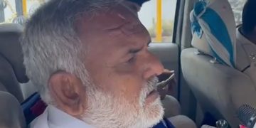 satyadev-ram-arrest-daraulee-bihar-election.jpg – दरौली में माले प्रत्याशी सत्यदेव राम की गिरफ्तारी के दौरान का दृश्य daraulee-siwan-election-2025.jpg – सिवान की दरौली सीट पर चुनावी माहौल cpi-ml-supporters-protest-bihar.jpg – भाकपा माले समर्थक सत्यदेव राम की गिरफ्तारी के खिलाफ प्रदर्शन करते हुए bihar-election-2025-political-tension.jpg – बिहार विधानसभा चुनाव में सियासी तनाव और माहौल