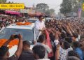 Prashant Kishor addressing rally in West Champaran Jan Suraaj Party Bihar campaign photo Prashant Kishor attack on Amit Shah image Prashant Kishor Bihar election 2025 speech Prashant Kishor Jan Suraaj supporters crowd picture