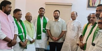 maheshwar-rai-prabhat-kumar-join-rjd-bihar tejashwi-yadav-welcomes-maheshwar-rai gayghat-bihar-political-shift-2025 jdu-expulsion-rjd-gain-bihar