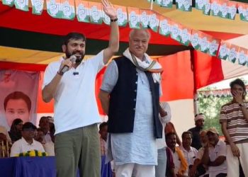 Kanhaiya Kumar Bihar rally photo, Kanhaiya Kumar Katihar speech image, Congress campaign Kadwa Shakeel Ahmad Khan, Bihar election 2025 rally