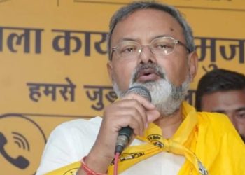 Manoj Bharti addressing media after Mokama incident Jan Suraj Party press conference on Mokama murder case Mokama area police investigation visuals Supporters of Jan Suraj protesting after Mokama incident